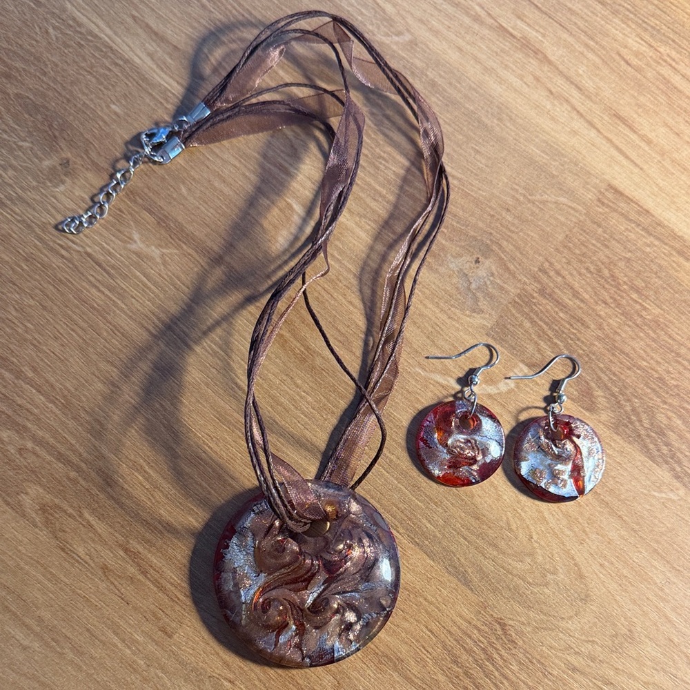 Elegant Brown and Silver Pendant Necklace and Earring Set